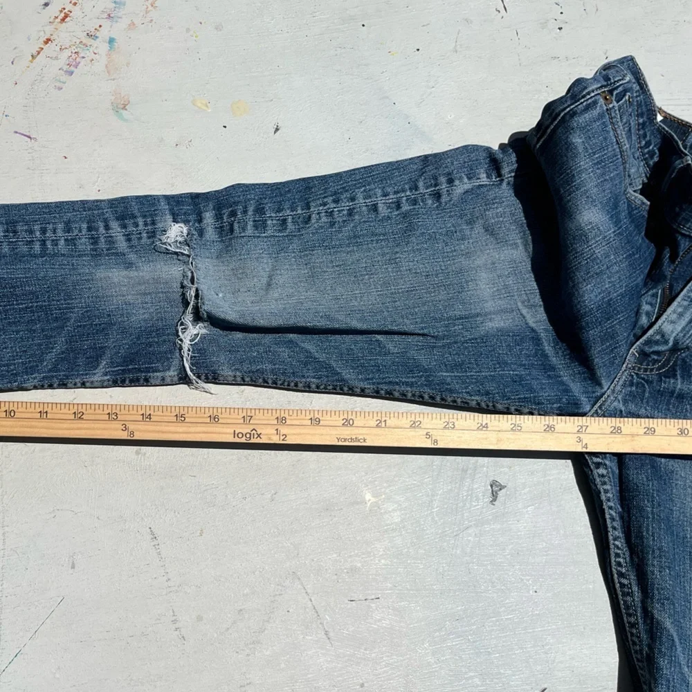 Men’s Levi's 511 Jeans Blue 30x30 Athletic Slim Whiskers Fade Distressed Knee‎
